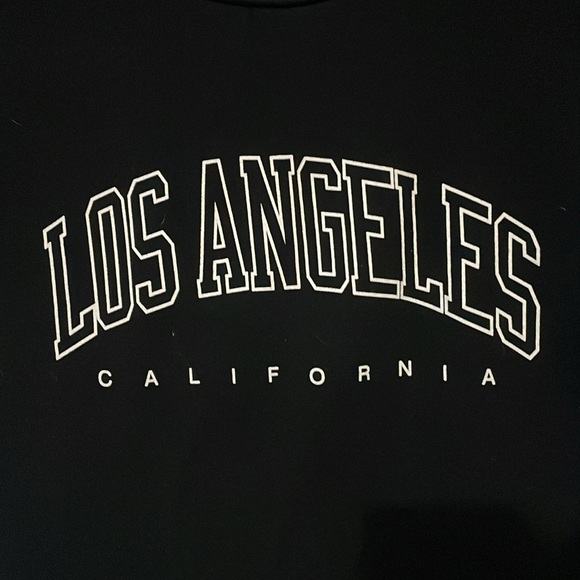 Shein women’s short sleeve shirt. Los Angeles California wording in white - Picture 2 of 6